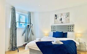 Sutton - Ground Floor Flat By The High Street